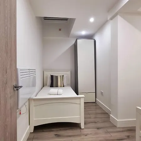 Brand New Flat Close To Turnpike Lane Tube Station Лондон Экстерьер фото