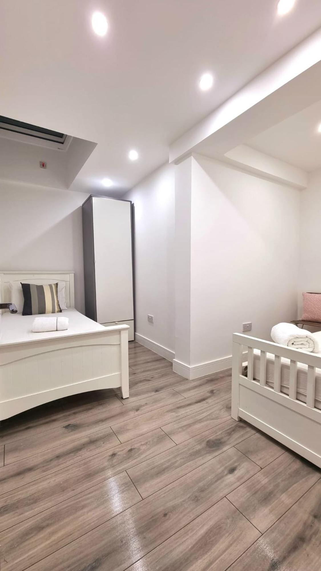 Brand New Flat Close To Turnpike Lane Tube Station Лондон